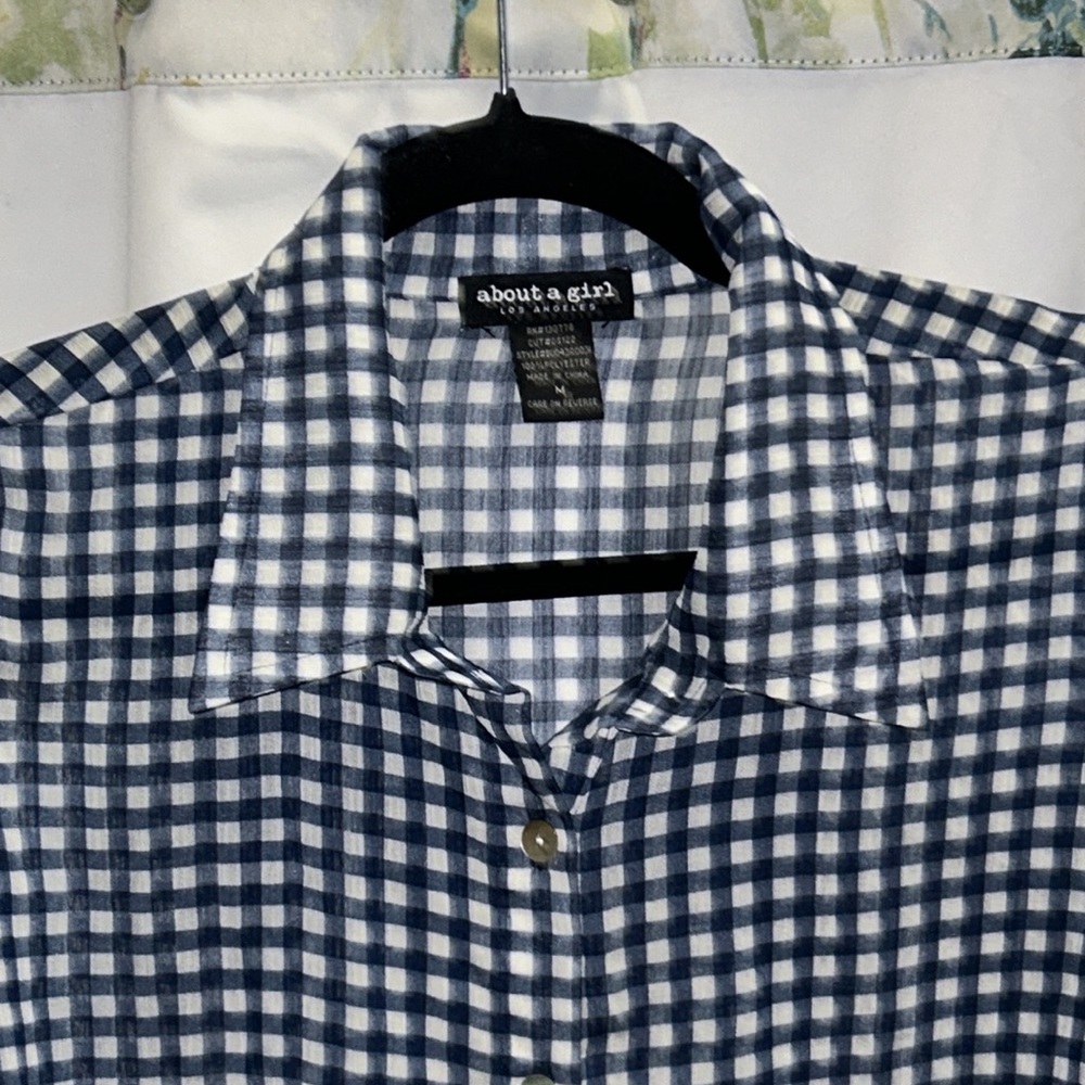 41- About A Girl Checkered Blue & White Buffalo Plaid LS Sheer Top Medium - Picture 3 of 10